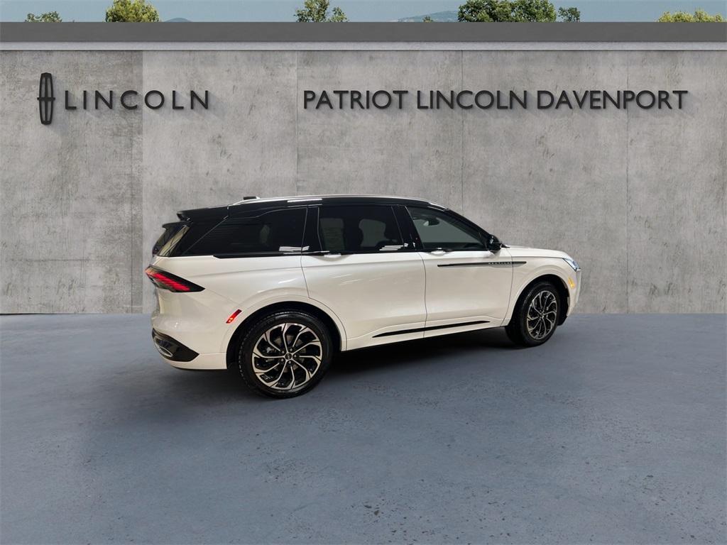 new 2025 Lincoln Nautilus car, priced at $63,355