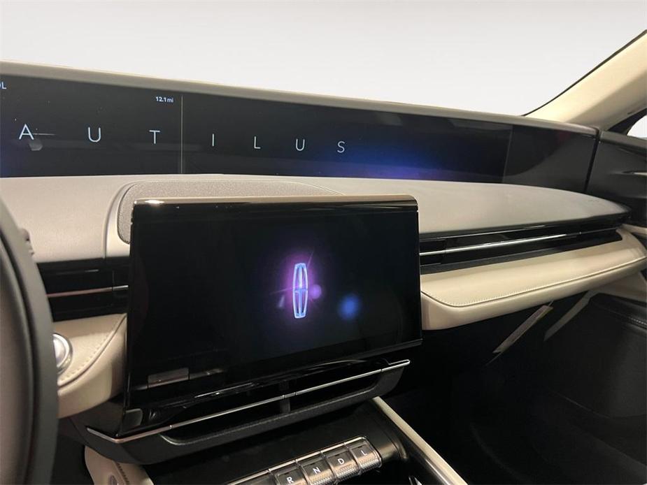 new 2025 Lincoln Nautilus car, priced at $63,355