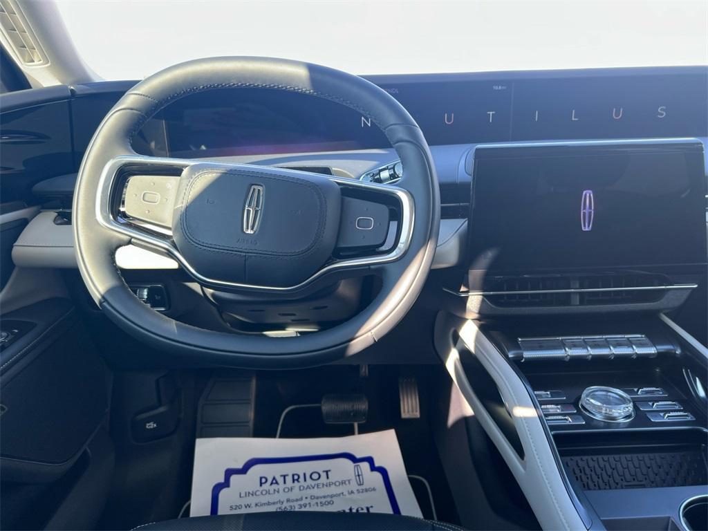 new 2025 Lincoln Nautilus car, priced at $61,020