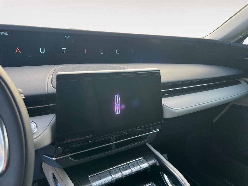 new 2025 Lincoln Nautilus car, priced at $65,455