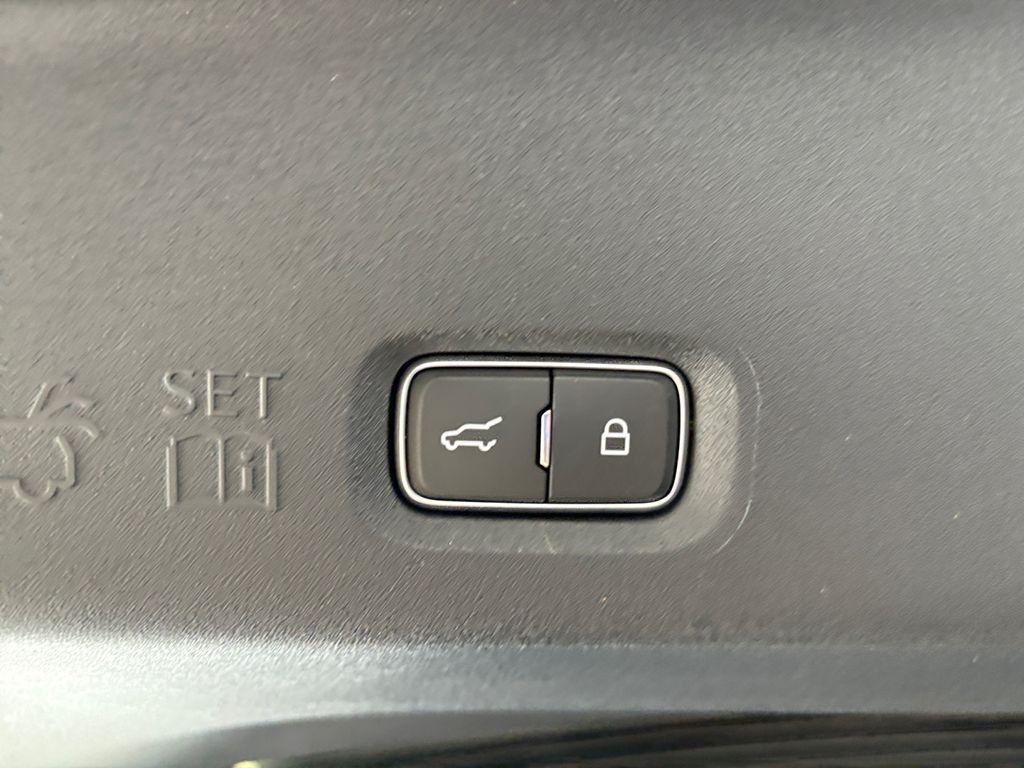 new 2025 Lincoln Navigator car, priced at $109,060