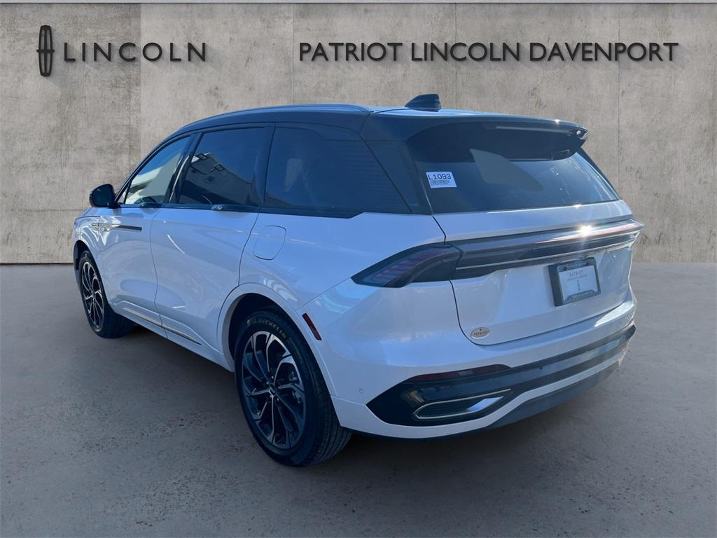 new 2024 Lincoln Nautilus car, priced at $54,075