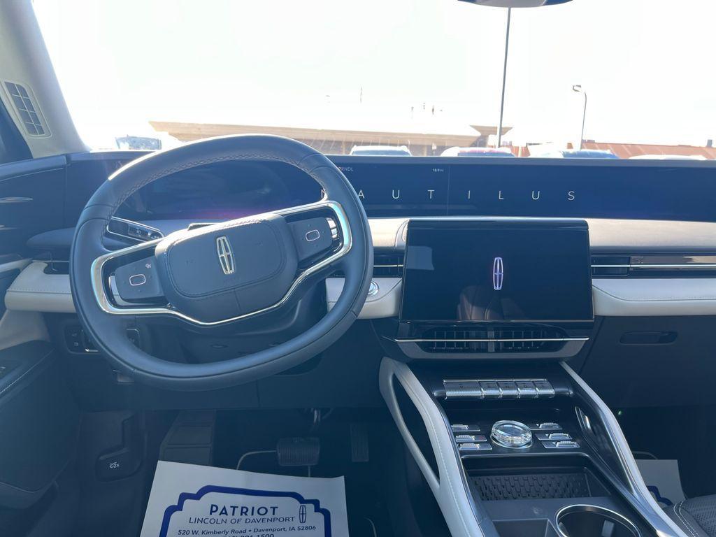 new 2025 Lincoln Nautilus car, priced at $60,328