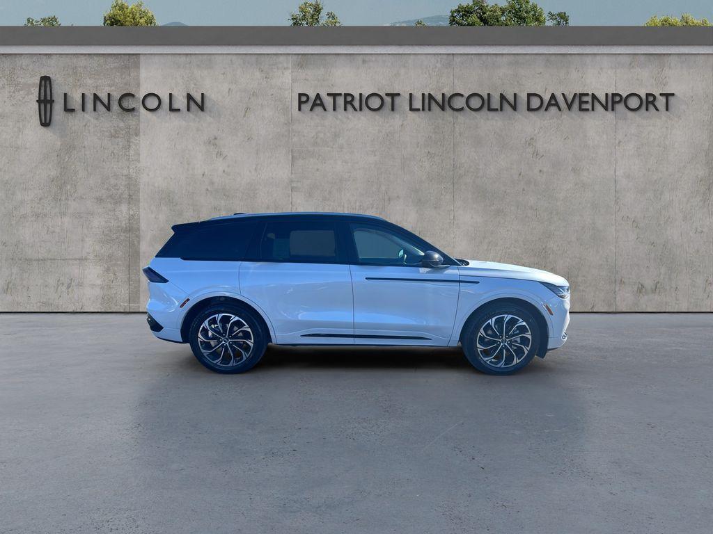 new 2025 Lincoln Nautilus car, priced at $60,328