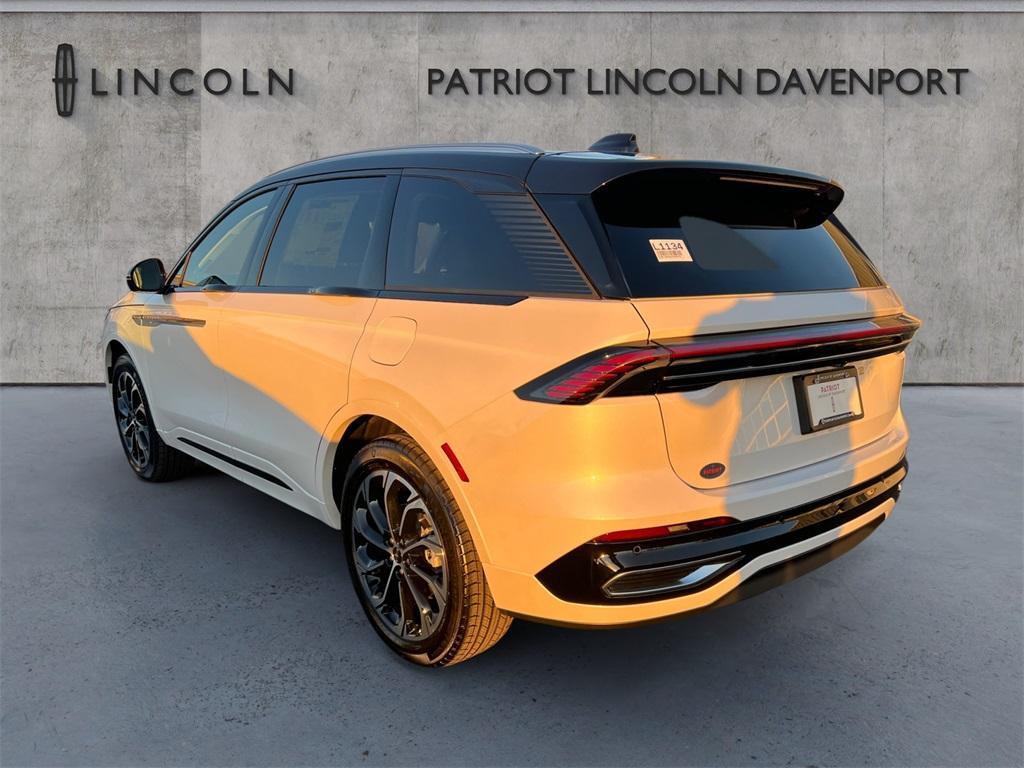 new 2025 Lincoln Nautilus car, priced at $63,455