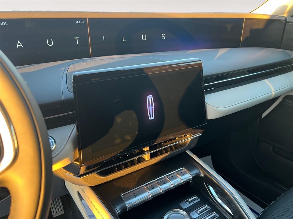 new 2025 Lincoln Nautilus car, priced at $63,455