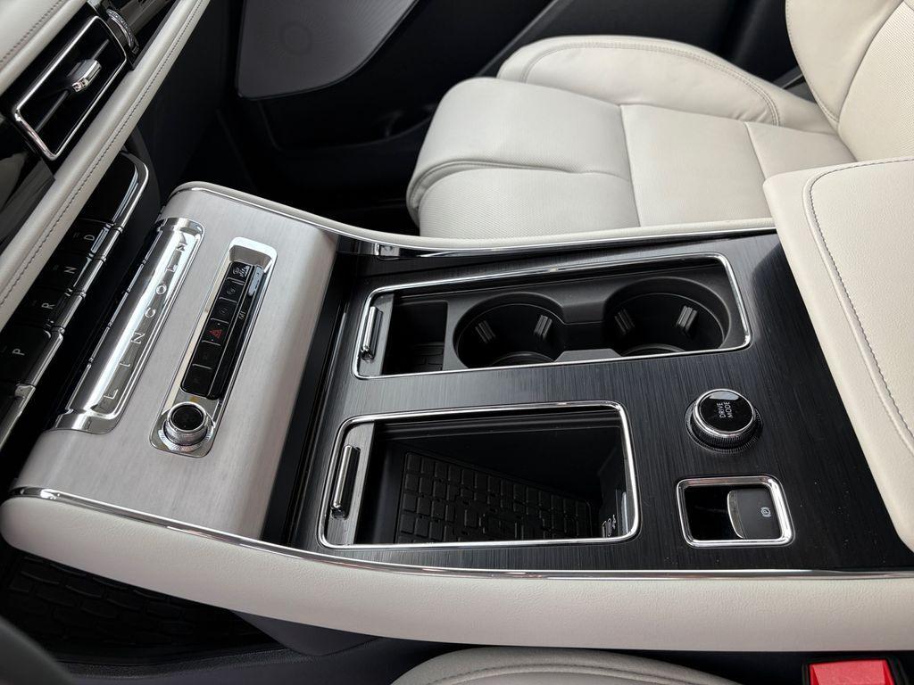 new 2025 Lincoln Aviator car, priced at $78,399