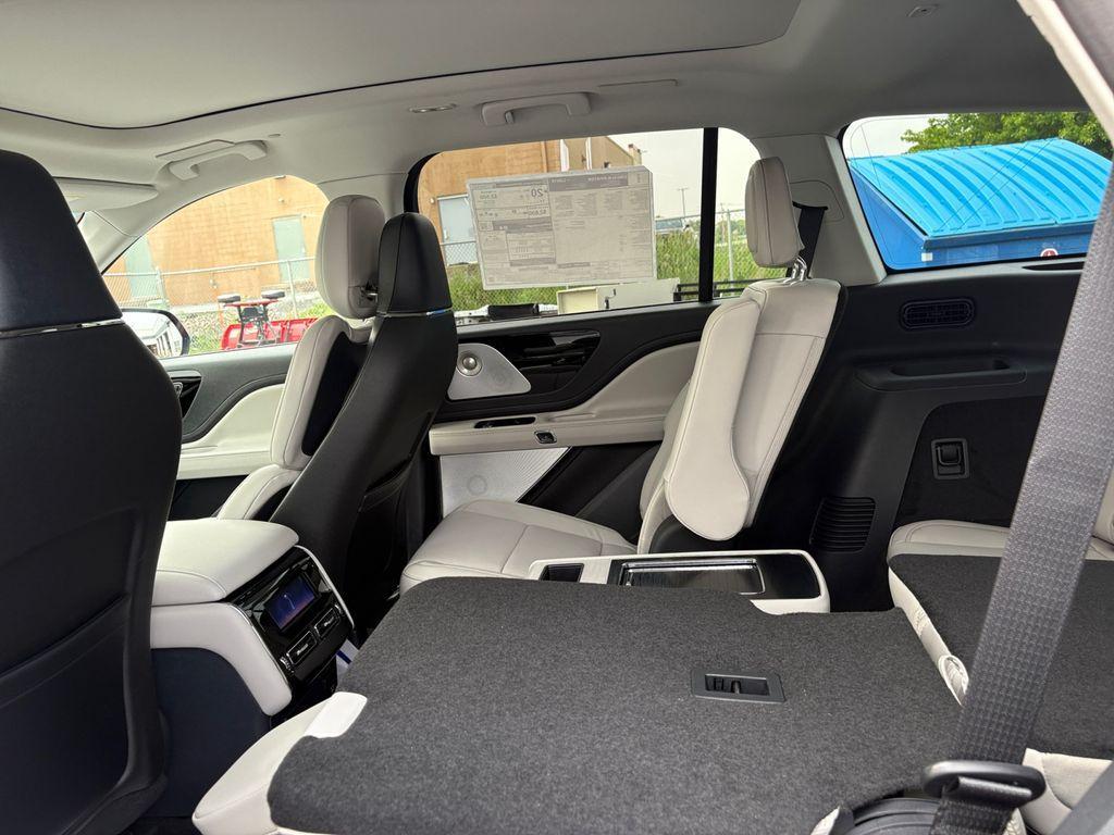 new 2025 Lincoln Aviator car, priced at $78,399