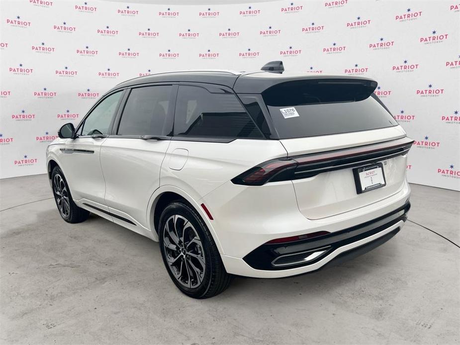 new 2025 Lincoln Nautilus car, priced at $63,355