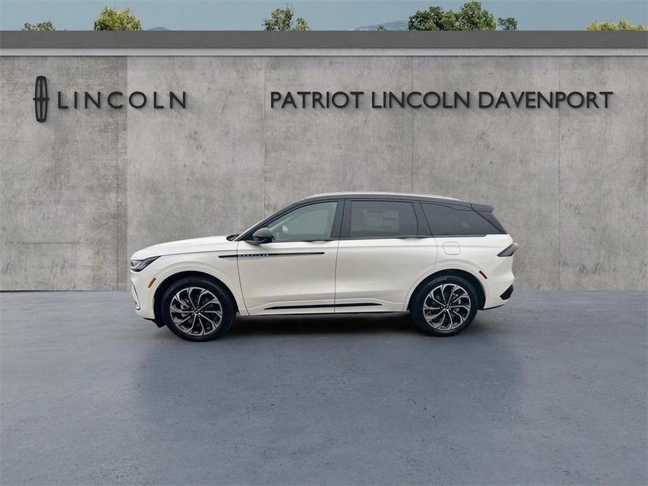 new 2025 Lincoln Nautilus car, priced at $63,355