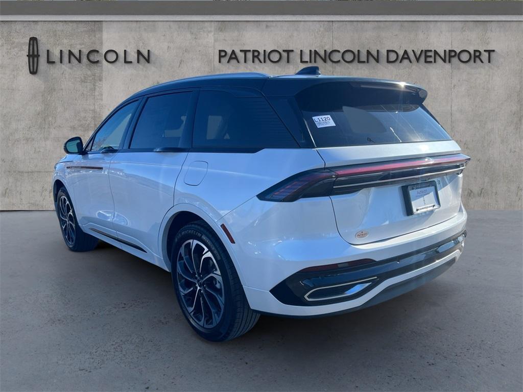 new 2025 Lincoln Nautilus car, priced at $63,455