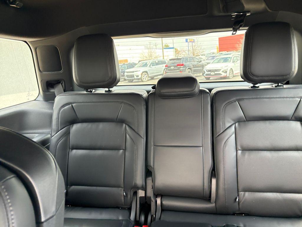 new 2025 Lincoln Navigator car, priced at $109,060
