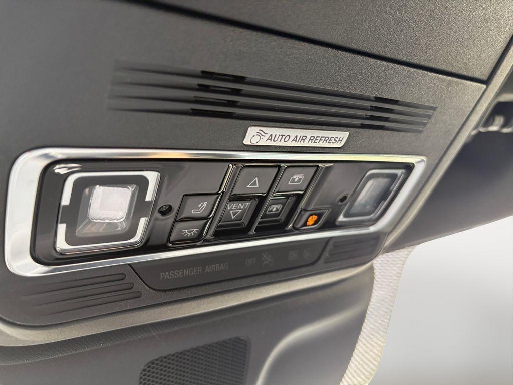 new 2025 Lincoln Navigator car, priced at $109,060