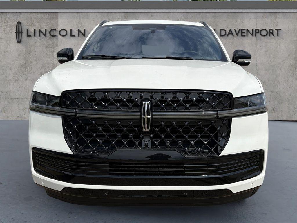 new 2025 Lincoln Navigator car, priced at $109,060