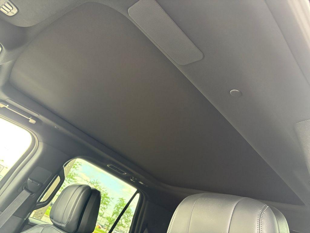 new 2025 Lincoln Navigator car, priced at $109,060