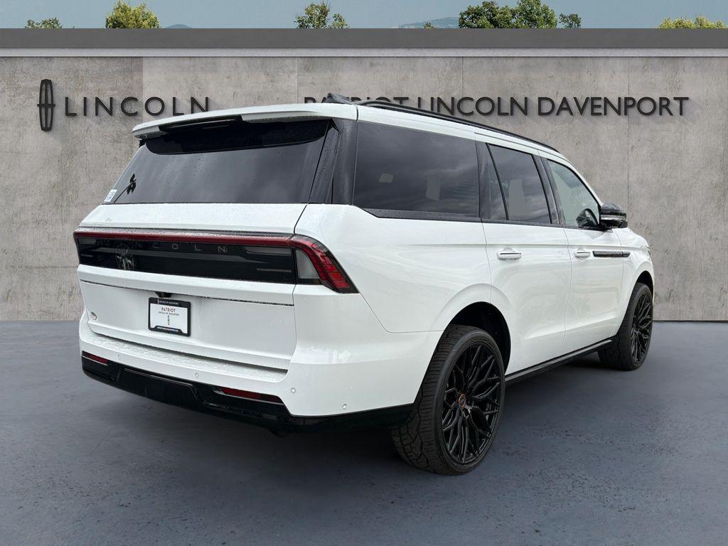 new 2025 Lincoln Navigator car, priced at $109,060