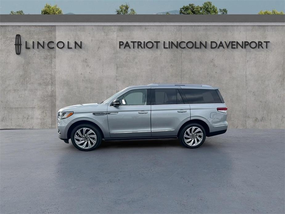 used 2022 Lincoln Navigator car, priced at $55,699