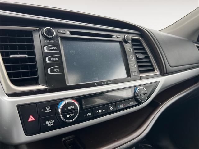 used 2019 Toyota Highlander car, priced at $31,255