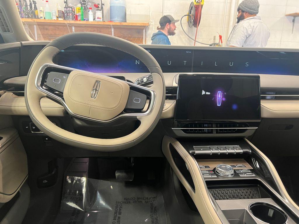 new 2025 Lincoln Nautilus car, priced at $60,068