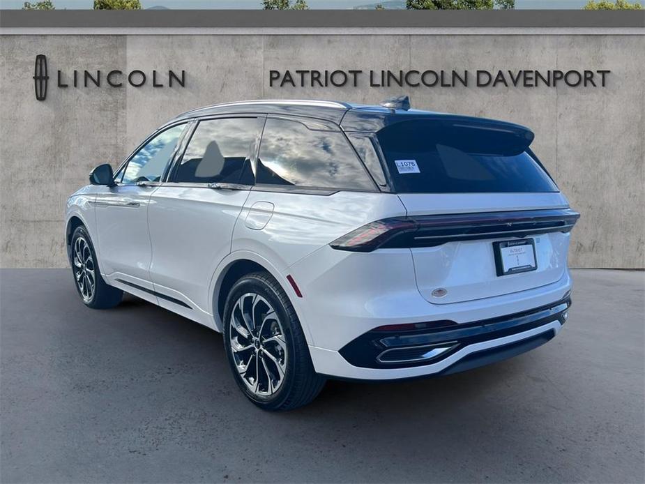 new 2025 Lincoln Nautilus car, priced at $63,355