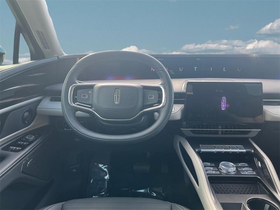 new 2025 Lincoln Nautilus car, priced at $63,355