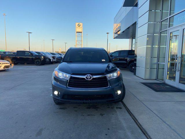 used 2014 Toyota Highlander car, priced at $21,500