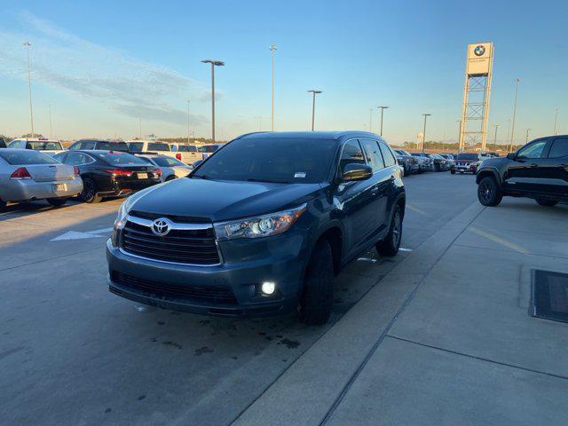 used 2014 Toyota Highlander car, priced at $21,500