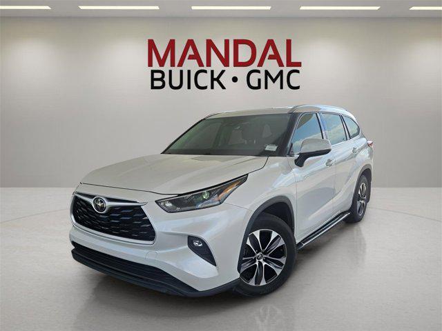 used 2021 Toyota Highlander car, priced at $22,977