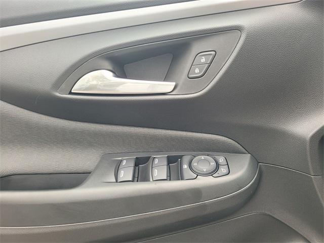 new 2025 Buick Envista car, priced at $24,120