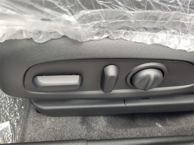 new 2025 Buick Envista car, priced at $26,199