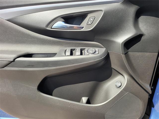 new 2025 Buick Envista car, priced at $25,970