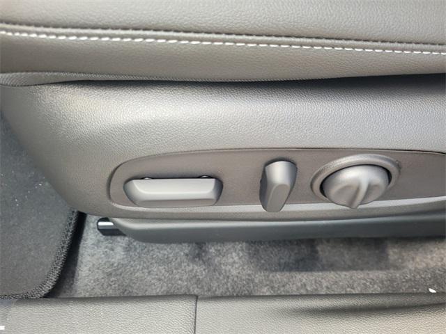 new 2025 Buick Envista car, priced at $26,216
