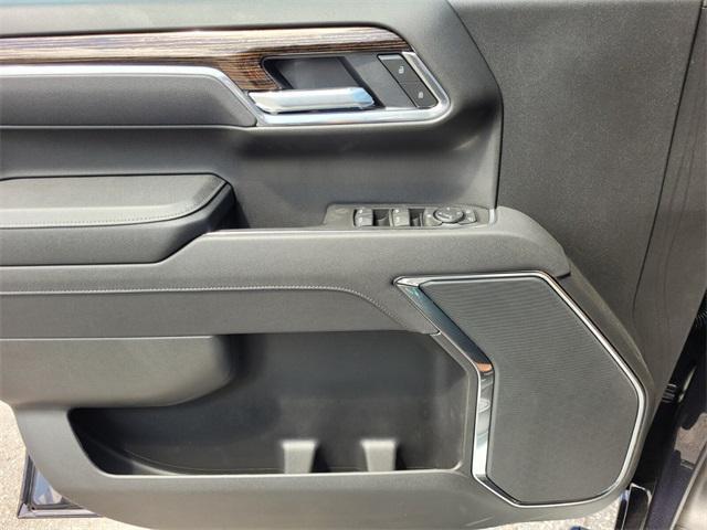 new 2025 GMC Sierra 1500 car, priced at $51,475