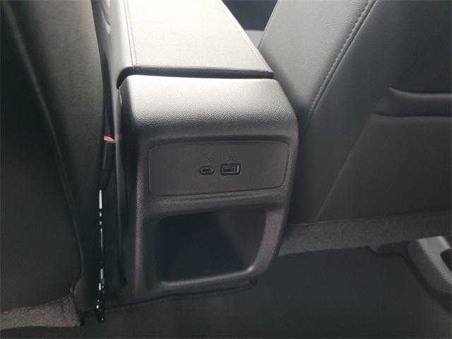 new 2025 Buick Envista car, priced at $24,133