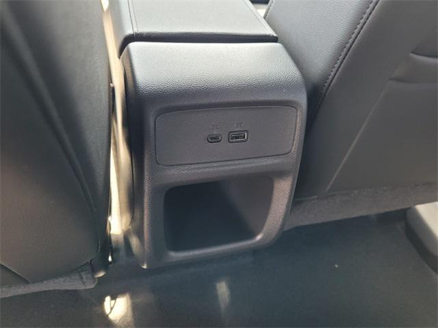 new 2025 Buick Envista car, priced at $25,681