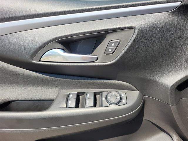 new 2025 Buick Envista car, priced at $24,067