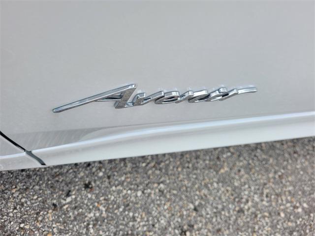 new 2025 Buick Envista car, priced at $30,604