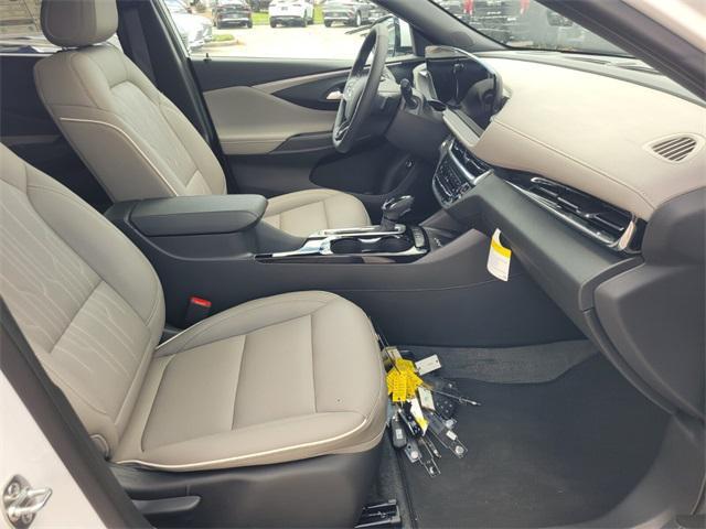 new 2025 Buick Envista car, priced at $30,604
