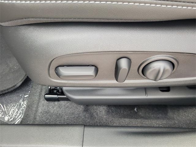 new 2025 Buick Envista car, priced at $26,470