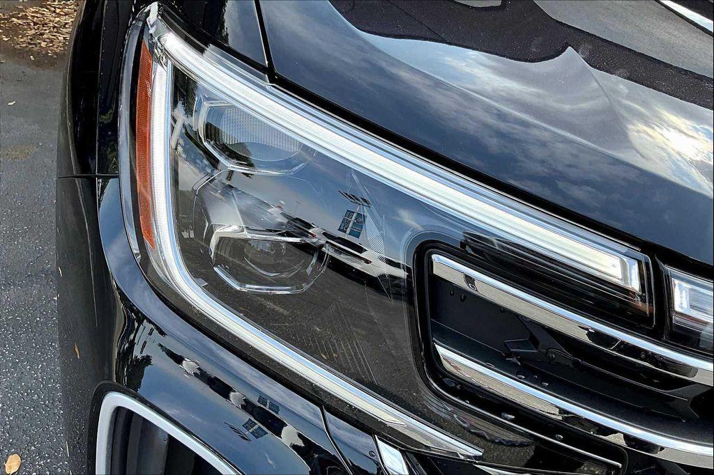 new 2026 Volkswagen Atlas car, priced at $45,841