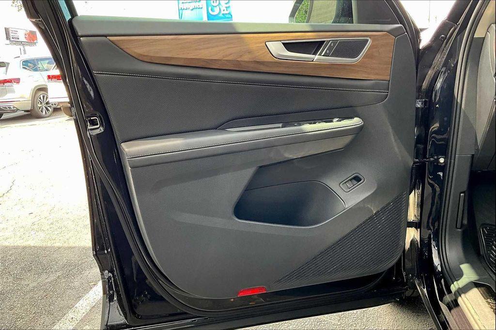 new 2026 Volkswagen Atlas car, priced at $45,841