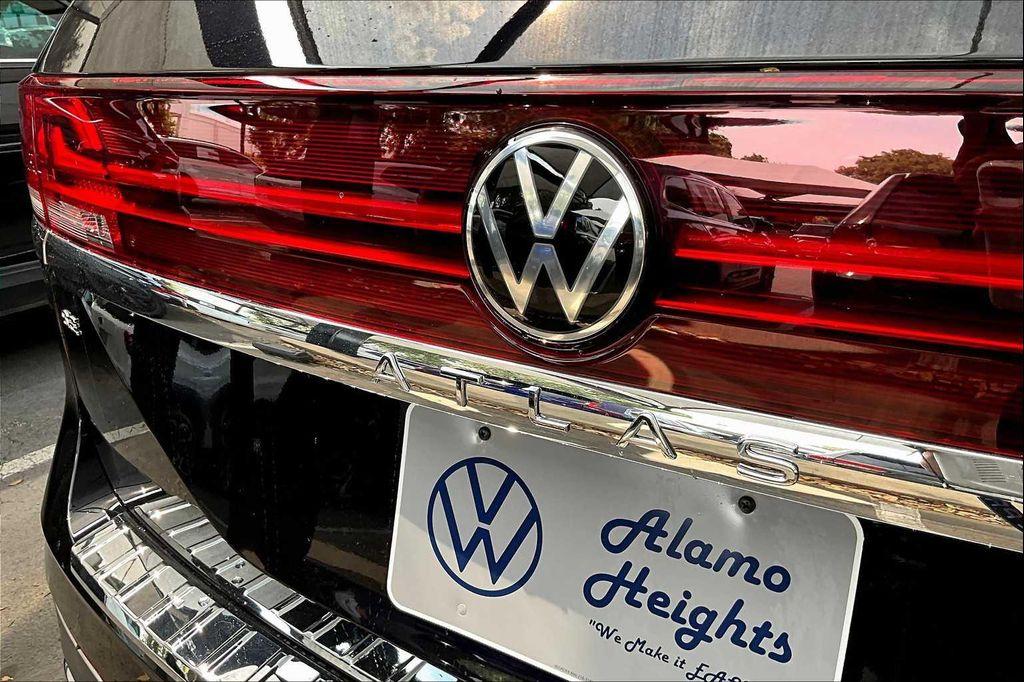 new 2026 Volkswagen Atlas car, priced at $45,841