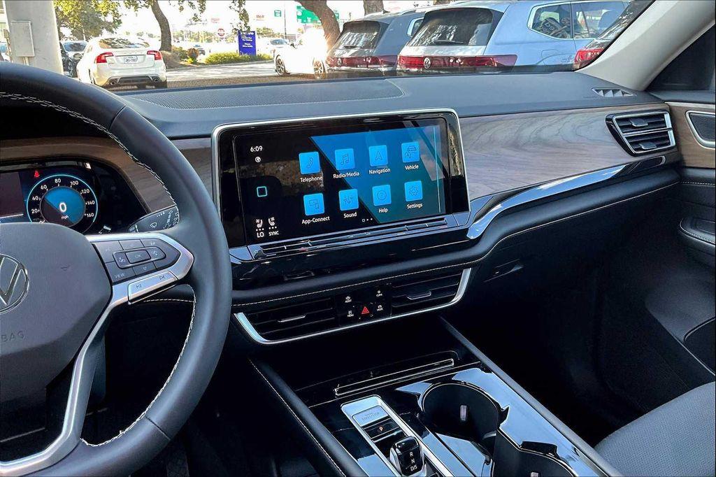 new 2026 Volkswagen Atlas car, priced at $46,296