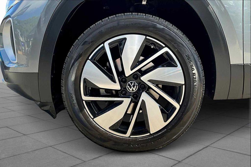 used 2024 Volkswagen Atlas car, priced at $29,931