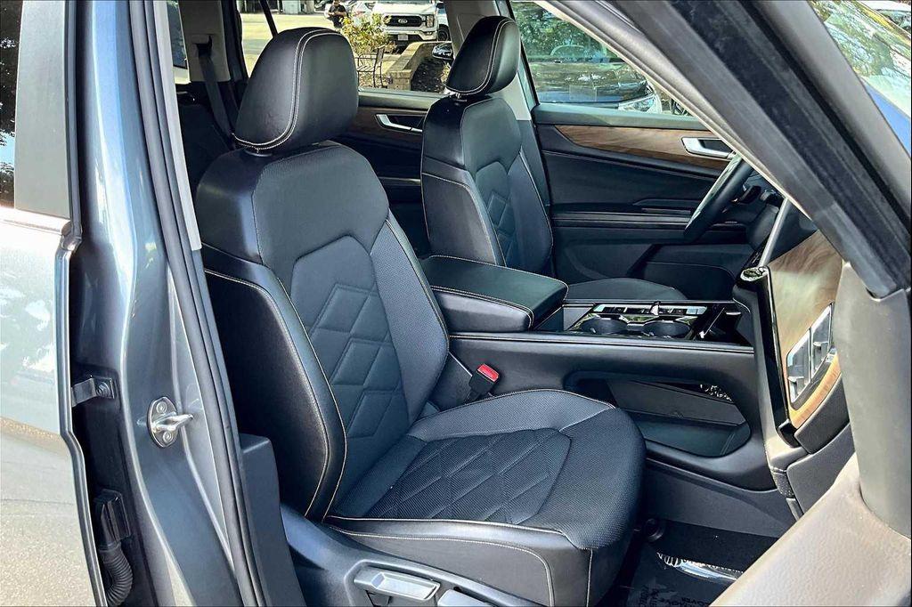 used 2024 Volkswagen Atlas car, priced at $29,931