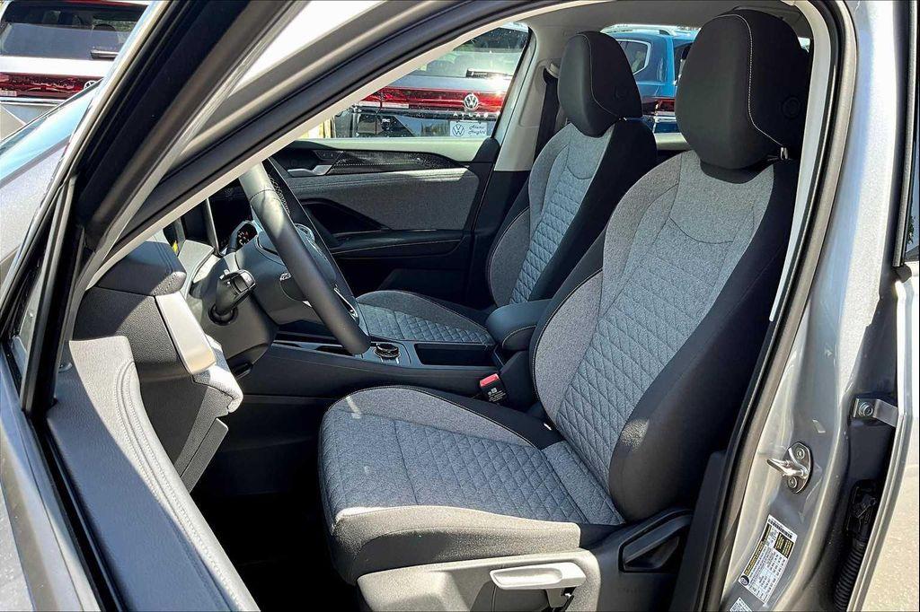 new 2025 Volkswagen Tiguan car, priced at $31,265