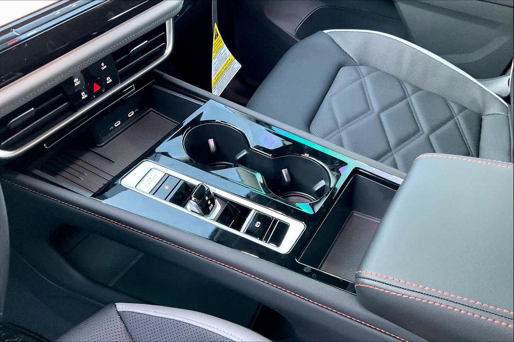 new 2025 Volkswagen Atlas car, priced at $48,099
