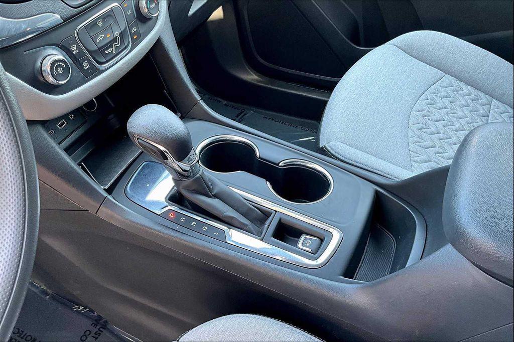 used 2022 Chevrolet Equinox car, priced at $20,677