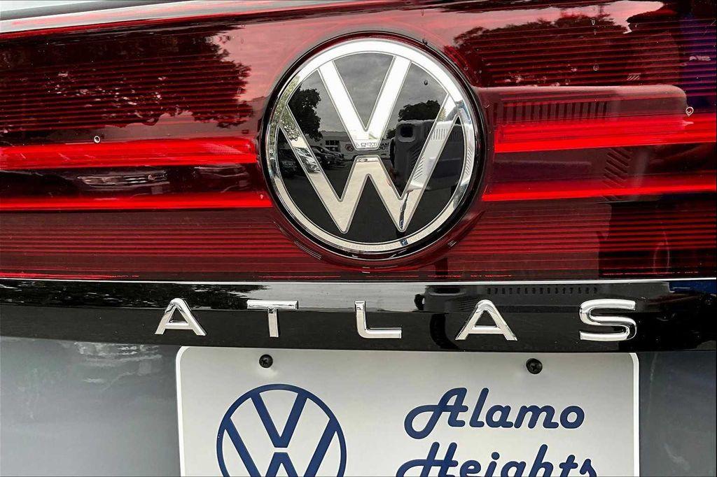 new 2025 Volkswagen Atlas car, priced at $47,859
