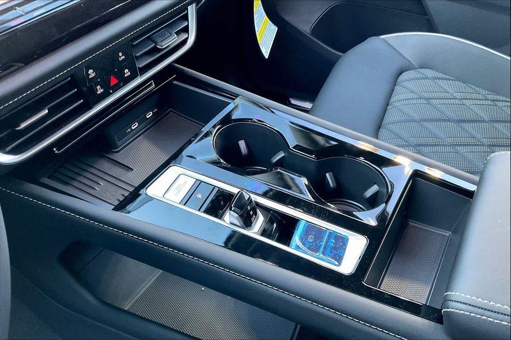 new 2025 Volkswagen Atlas car, priced at $55,061